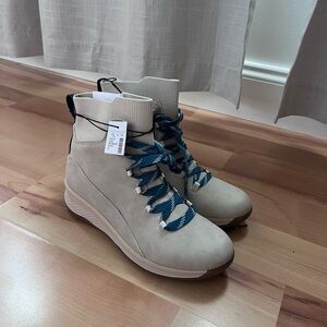 Maurice’s Cream Winter Boot